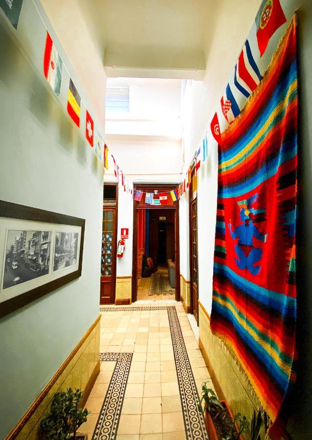 Charruas Hostel Montevideo Exterior photo